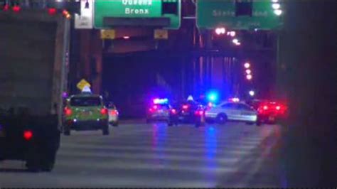 Motorcyclist Killed In Wreck On Williamsburg Bridge Abc7 New York