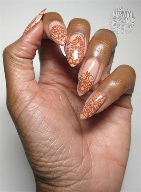 Henna Inspired Manicure Henna Nails Henna Nail Art Emerald Nails