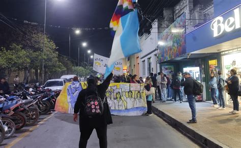 Arriba Los Salarios Los Docentes Volvieron A Marchar En San Salvador