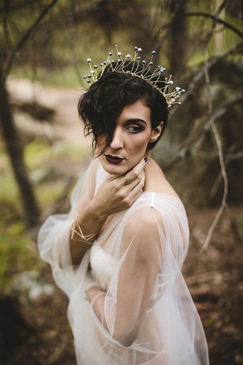 September, 2014 Throwback - Beautifully Dark Styled Shoot | Junebug Weddings