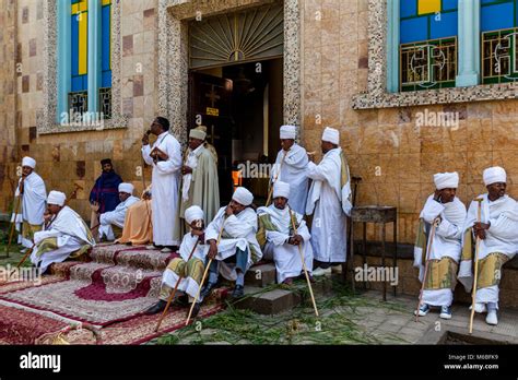 Traje Ortodoxo De Sacerdotes Fotografías E Imágenes De Alta Resolución