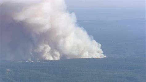 Raw Mosquito Fire Flare Up Causes Large Column Of Smoke Youtube