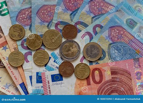 Fondo De La Textura De Los Billetes En Euros Foto De Archivo Imagen