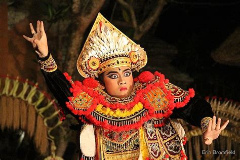 Indonesian Traditional Dances Most Well Known In Indonesia Social Expat