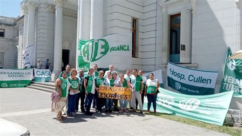 Santa Fe Capitaltrabajadores De La Salud Trabajadores De La Salud Reclamaron Por El Pase A