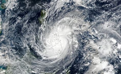 Typhoon Rai hits the Philippines leaving 375 dead - Neemopani