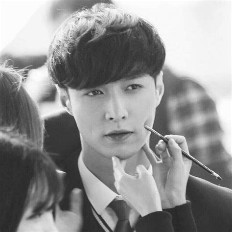 Which side of Zhang Yixing, Exo Lay, do you like better? | K-Pop Amino