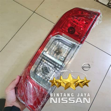 Jual Lampu Stop Stoplamp Nissan Frontier Navara Np D Up