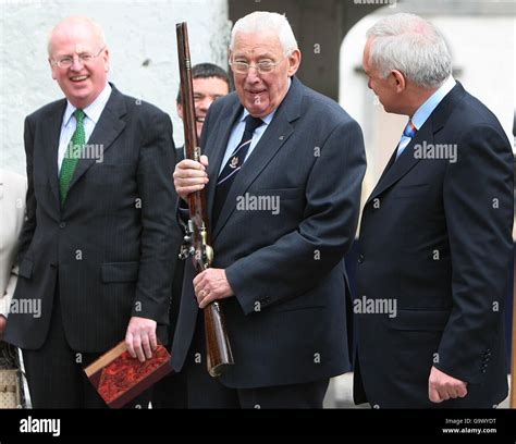 Ahern And Paisley In Historic Visit To Battlefield Stock Photo Alamy