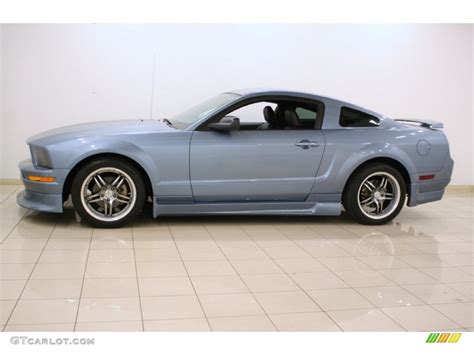 2005 Windveil Blue Metallic Ford Mustang V6 Premium Coupe 63780953 Photo 4