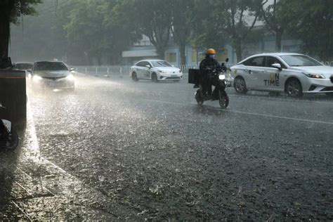 图集 午后暴雨来袭，凉爽了一点！