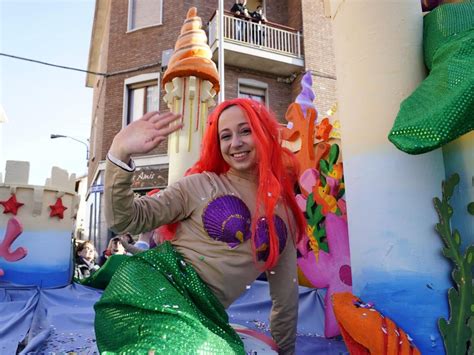 Il Carnevale Del Rione Cristo Ad Alessandria Carri Maschere E Tanta