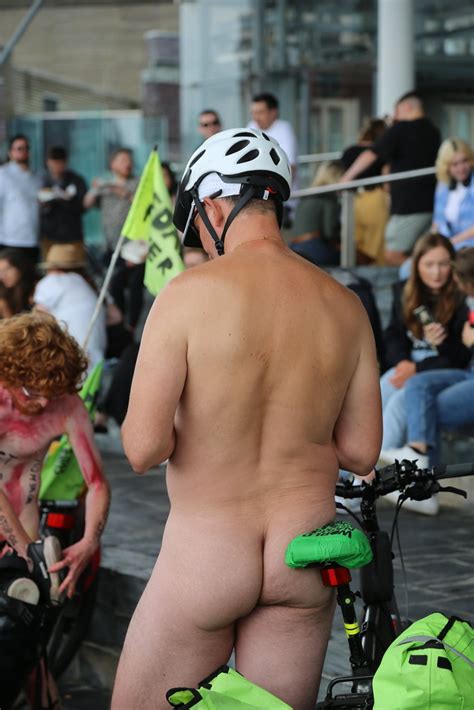 Wnbr Cardiff World Naked Bike Ride Cardiff Uk As Flickr