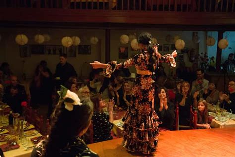 Barcelona Flamenco Show Mit Abendessen Im Tablao De Carmen Getyourguide