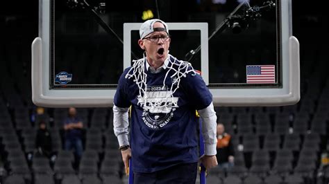 UConn coach Dan Hurley adding to lofty family legacy | fox61.com