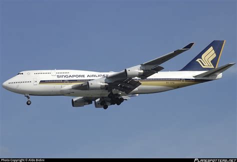 V Spq Singapore Airlines Boeing Photo By Aldo Bidini Id