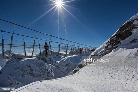 Titlis Cliff Walk Photos and Premium High Res Pictures - Getty Images