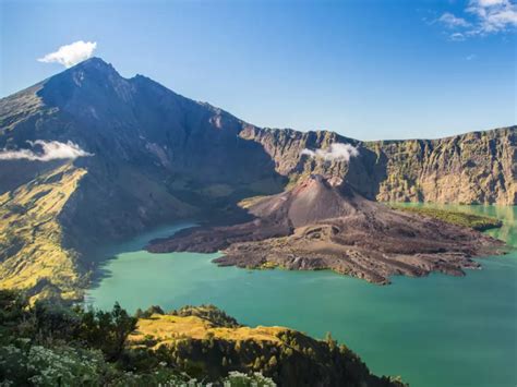 Mulai 1 April Pendakian Ke Gunung Rinjani Kembali Dibuka Ini