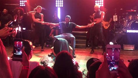 Ciara Gives Fan Lapdance At Jackie Tour Chicago YouTube