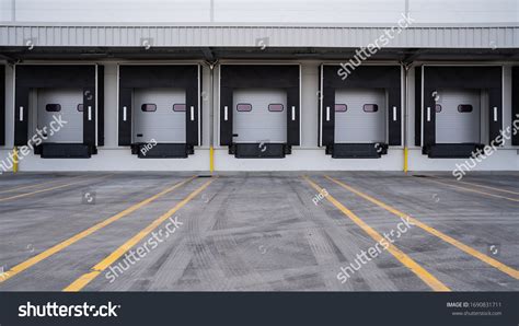 Warehousing Dock: Over 590 Royalty-Free Licensable Stock Photos ...