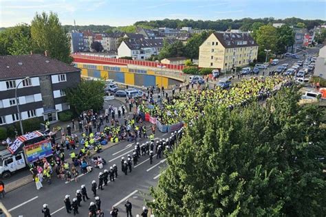 Gro Demonstrationen Gegen Afd Parteitag In Essen Celler Presse