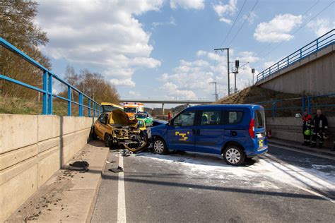 Bilder Von Schwerer Unfall Bei Coburg Zwei Schwerverletzte Nach Crash