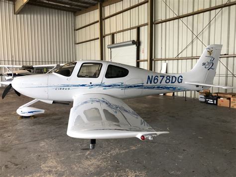 New Cirrus Sr20 In A Fleet Skyeagle Aviation Academy