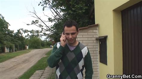 Fremder fickt einsame jährige blonde Oma von hinten xHamster