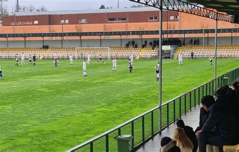 Atlético dos Arcos ganha ao Lanheses e continua primeiro no campeonato