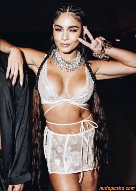 Vanessa Hudgens Nude Pics Celebrity Porn Actress Sex Scenes