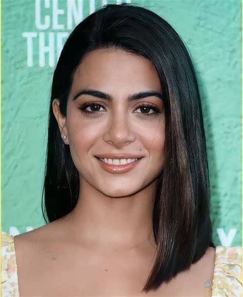 Emeraude Toubia Isabelle Lightwood Izzy Shadowhunters Tmi