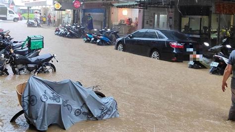 大雷雨轟炸！雙北7區「一級淹水警戒」 信義區積水半個輪胎高 鏡週刊 Mirror Media