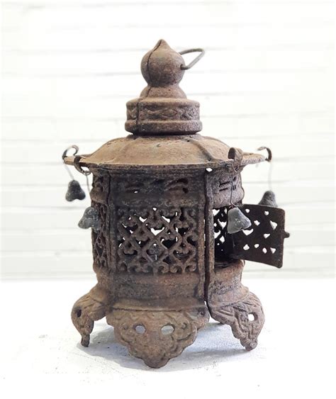 Lot Vintage Cast Iron Pagoda Form Lantern H29 X D25cm