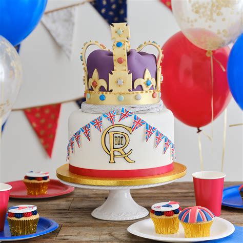 How to Make a Coronation Cake | Hobbycraft