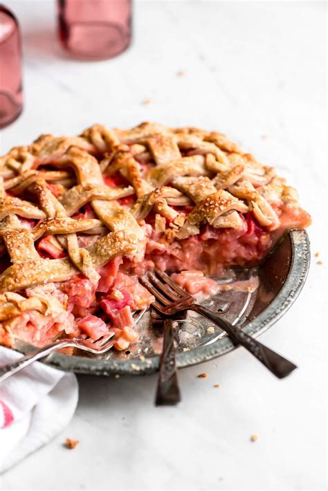 Rhubarb Pie Garnish And Glaze