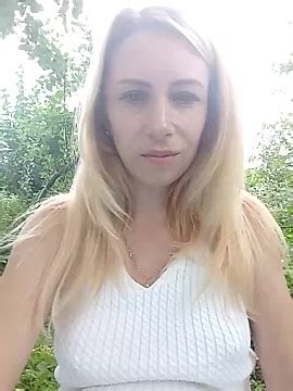 Jessaminn Naked Stripping On Cam For Live Sex Video Chat AmateurClub