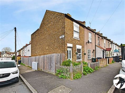 2 Bed End Terrace House For Sale In Waldeck Road Dartford Kent Da1 £