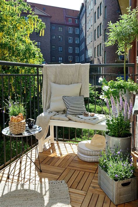 Amazing Ideas For Spring Decor On Your Balcony