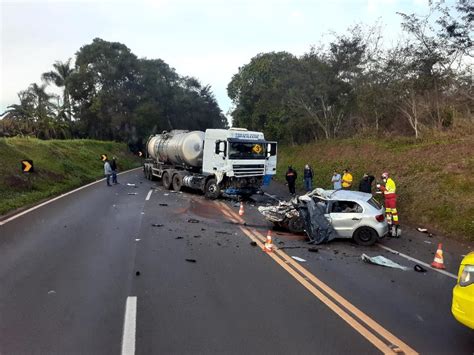 Colis O Mata Duas Pessoas Na Br Em Cantagalo Pr Estradas