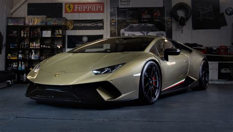 MODIFIED LAMBORGHINI HURACAN PERFORMANTE Offset Detailing