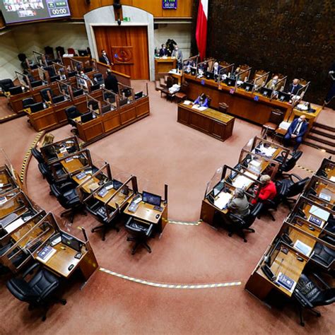 Senado despacha a tercer trámite proyecto sobre migración Vive Pais