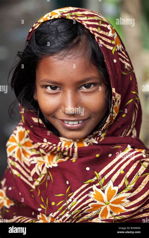 Bangladeshi Girl Hi Res Stock Photography And Images Alamy