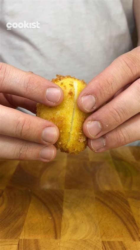 Uovo Croccante La Ricetta Sfiziosa Con Crema Di Pecorino E Fave Artofit