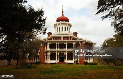 Natchez Antebellum Homes Photos And Premium High Res Pictures Getty