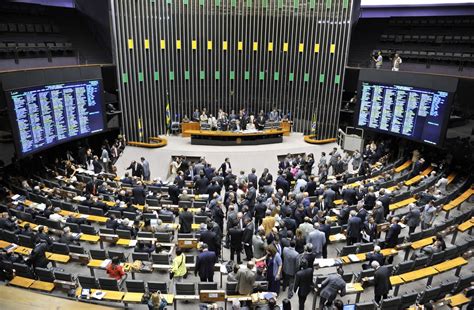 PT e PSL terão as maiores bancadas da Câmara dos Deputados Educadora