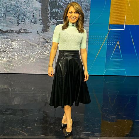 Gma Meteorologist Ginger Zees New Hair Sends Fans Wild As They Say