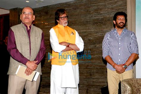 Amitabh Bachchan honoured at Kirori Mal College’s alumni meet | Dinesh Khattar, Amitabh Bachchan ...