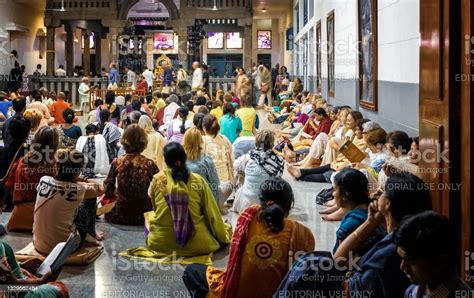 Disciples Of Sri Ramana Maharshi In The Large Meditation Hall Stock