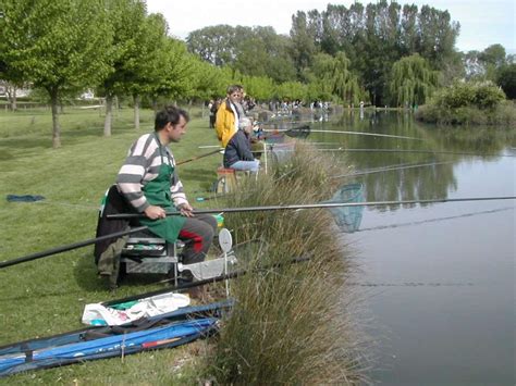 Entente et Harmonie lance la saison de pêche à Roullet Saint Estèphe