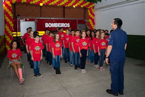 PRIMEIRA TURMA DO PROJETO BOMBEIRO MIRIM É FORMADA EM SÃO PEDRO DE